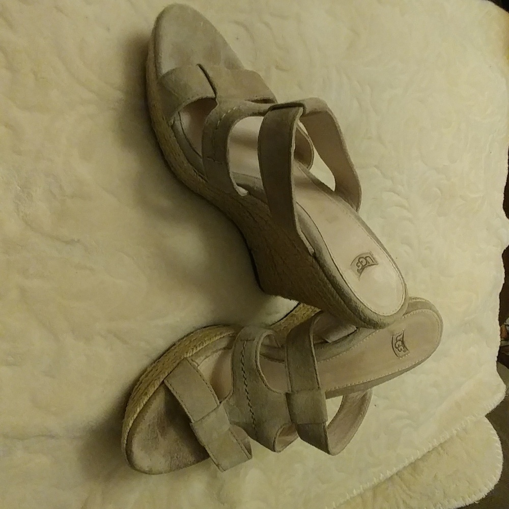 UGG Tawny Suede Wedge Sandals size 8